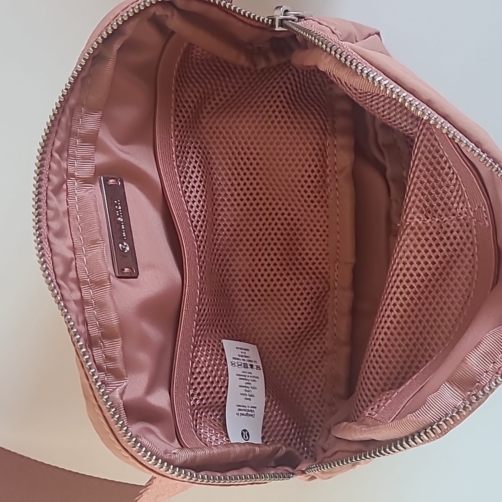 Lululemon Everywhere Belt Bag 1L Pastel Pink - Picture 11 of 14